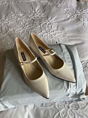 Nine West Cream Pointed-Toe Mary Jane Pumps with Gold Buckle